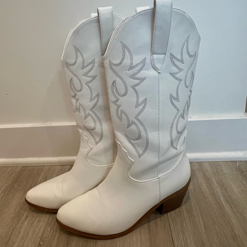Women's Cowgirl Embroidered Western Cowboy Boots - Size 8.5